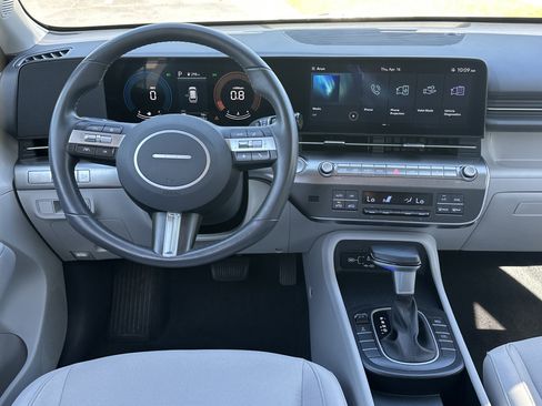 Used 2025 Hyundai Kona SEL AWD/4WD image 23