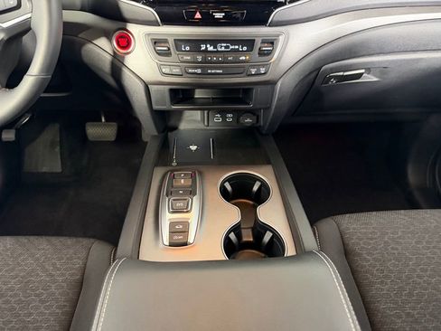 Used 2025 Honda Ridgeline Sport image 15