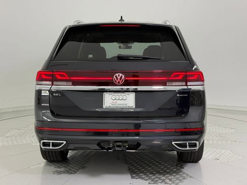 Used 2025 Volkswagen Atlas SEL Premium R-Line image 10