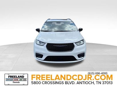 New 2026 Chrysler Pacifica Limited w/ S Appearance Package