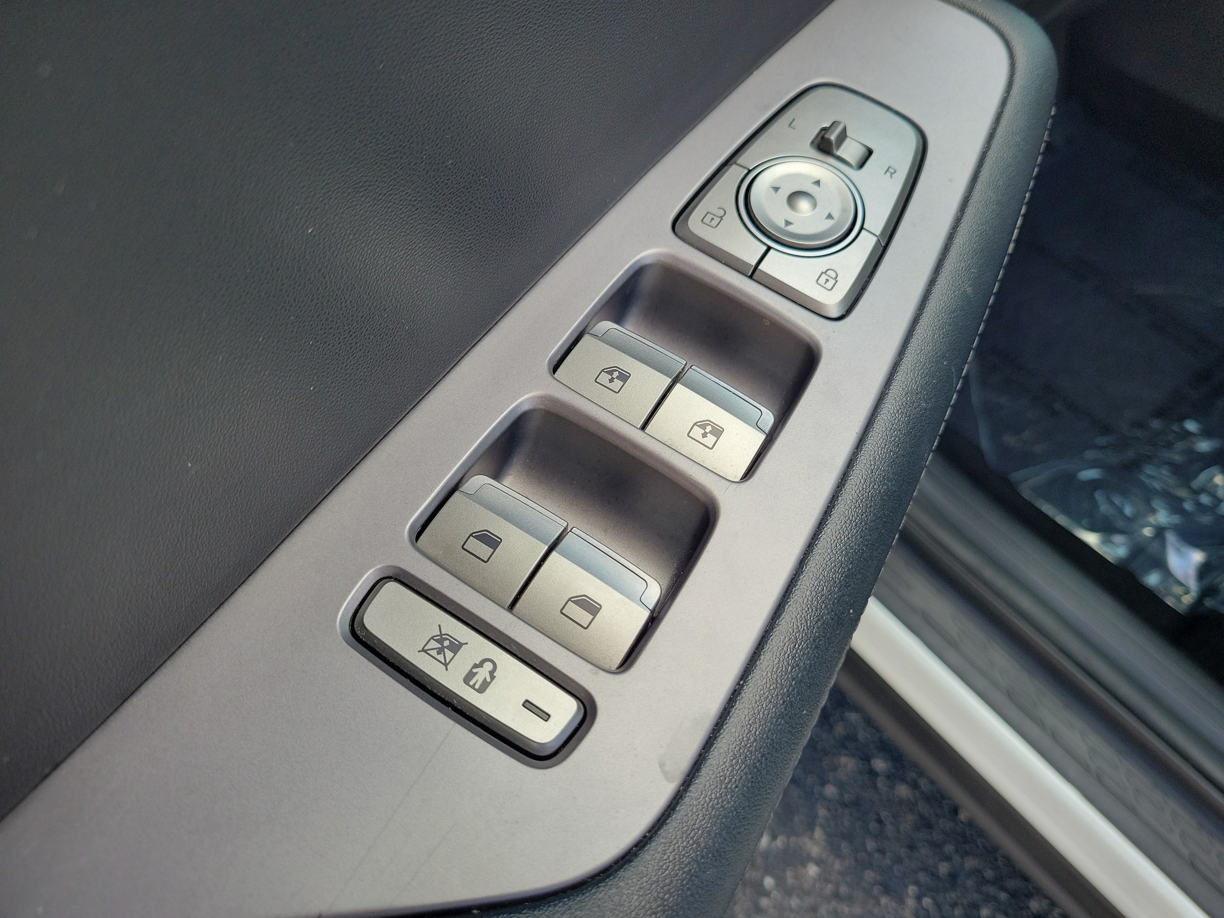 Used 2024 Hyundai Palisade SEL FWD image 23