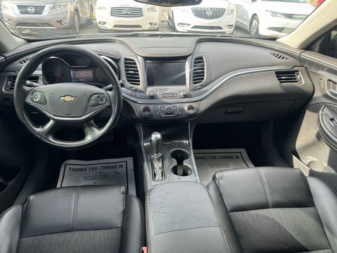 Used 2017 Chevrolet Impala LT FWD image 13