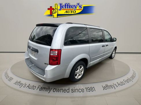 Used 2008 Dodge Grand Caravan SE FWD image 4