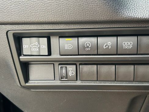 Used 2024 Toyota Tundra SR5 w/ SR5 Premium Package AWD/4WD image 27