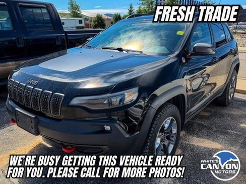 Used 2019 Jeep Cherokee Trailhawk AWD/4WD image 4