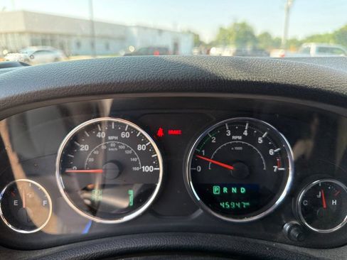 Used 2016 Jeep Wrangler Sport w/ Connectivity Group AWD/4WD image 27