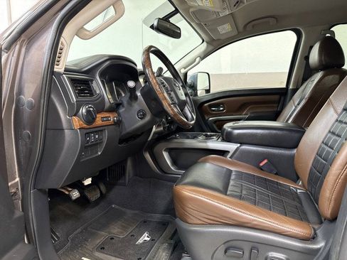 Used 2018 Nissan Titan Platinum Reserve w/ Platinum Utility Package image 12