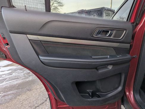 Used 2018 Ford Explorer XLT w/ Equipment Group 202A image 14