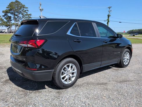 Used 2023 Chevrolet Equinox LT w/ Driver Convenience Package FWD image 3