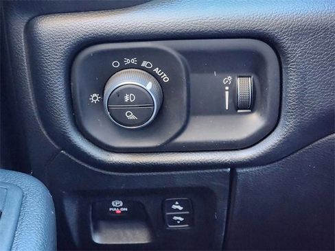 Used 2020 RAM 1500 Lone Star image 18