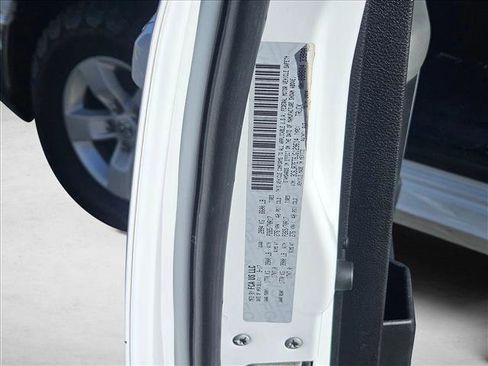 Used 2018 RAM 1500 Classic SLT image 22