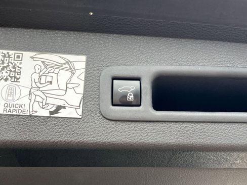 Used 2024 Toyota Sienna XLE image 21