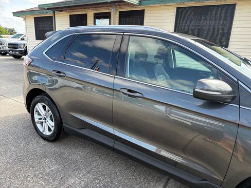 Used 2019 Ford Edge SEL FWD image 8