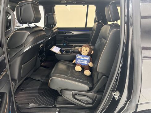 Used 2023 Jeep Grand Wagoneer Series III image 24