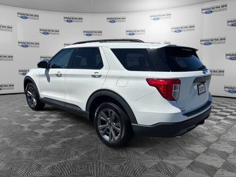 Used 2023 Ford Explorer XLT w/ Equipment Group 202A AWD/4WD image 3