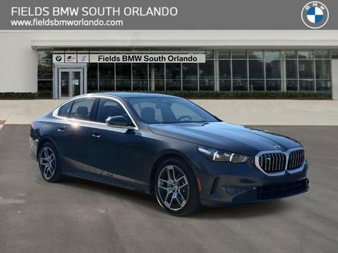 Used 2026 BMW 530i RWD image 1