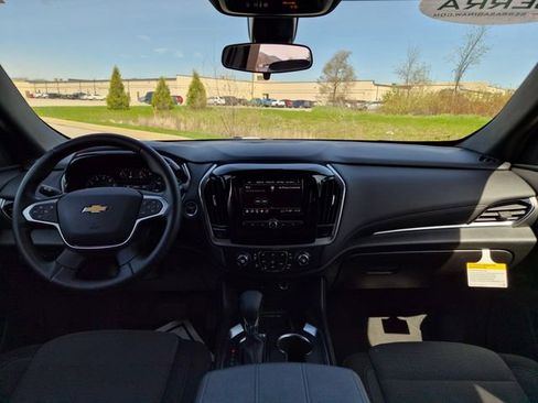 Used 2023 Chevrolet Traverse LT FWD image 40