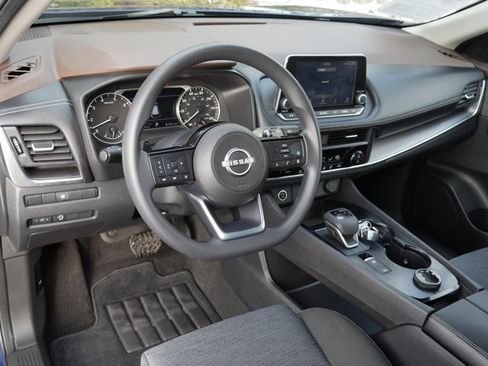 Certified 2023 Nissan Rogue SV image 4