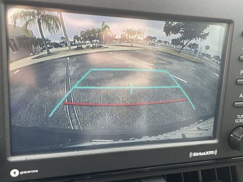 Used 2020 Toyota RAV4 XLE Premium image 30