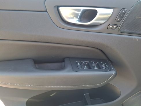 Certified 2022 Volvo XC60 B5 Inscription w/ Climate Package image 12