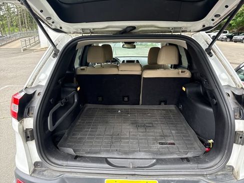 Used 2015 Jeep Cherokee Latitude FWD image 11