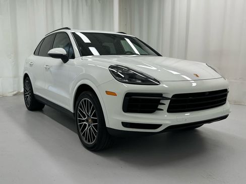 Used 2021 Porsche Cayenne AWD/4WD image 2