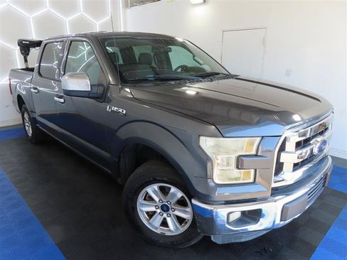 Used 2016 Ford F150 XLT w/ Trailer Tow Package RWD image 5