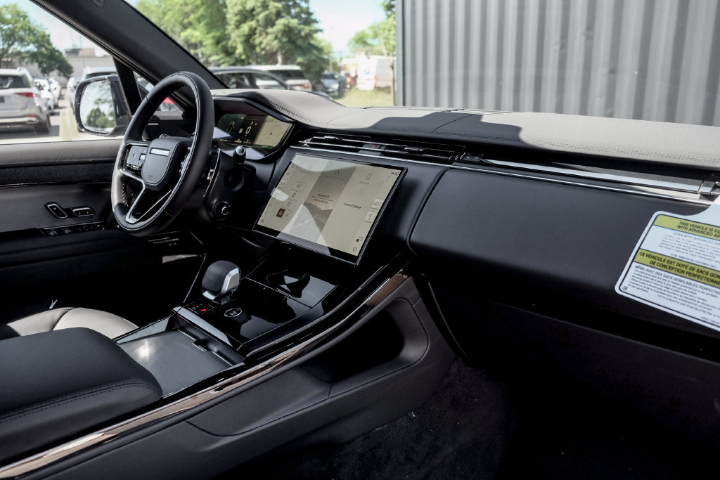 New 2026 Land Rover Range Rover Sport Dynamic SE AWD/4WD image 22