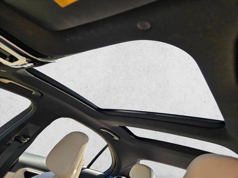 Certified 2025 Mercedes-Benz C 300 Sedan image 15