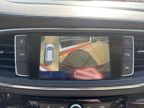 Used 2018 Buick Enclave Premium AWD/4WD image 16