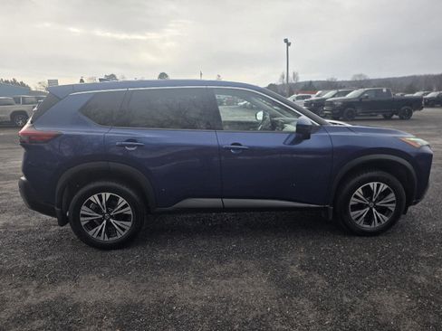 Used 2021 Nissan Rogue SV image 11