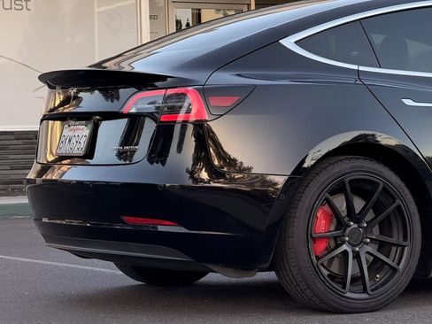 Used 2019 Tesla Model 3 Performance AWD/4WD image 9
