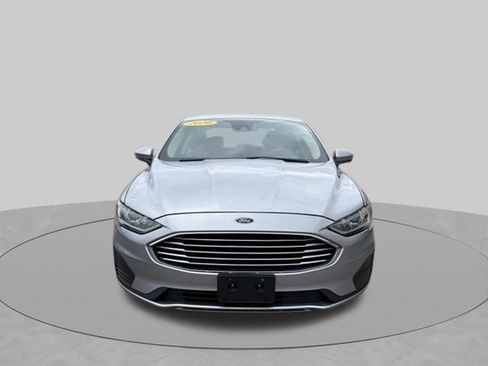 Used 2020 Ford Fusion SE FWD image 2