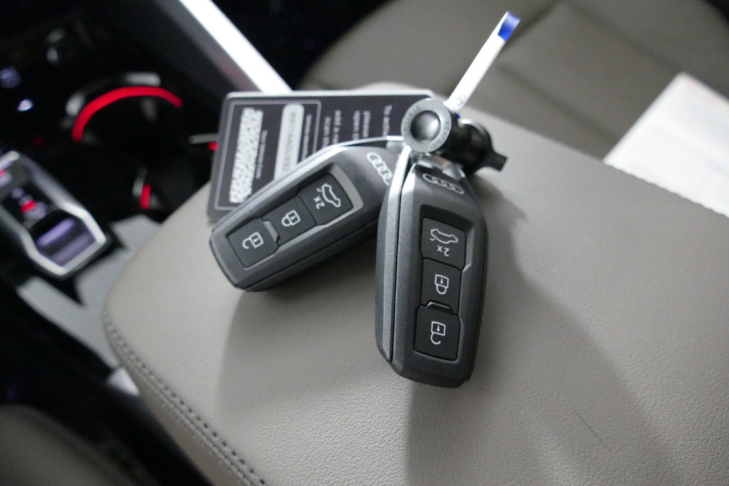 Certified 2025 Audi Q5 Premium w/ Convenience Package AWD/4WD image 24