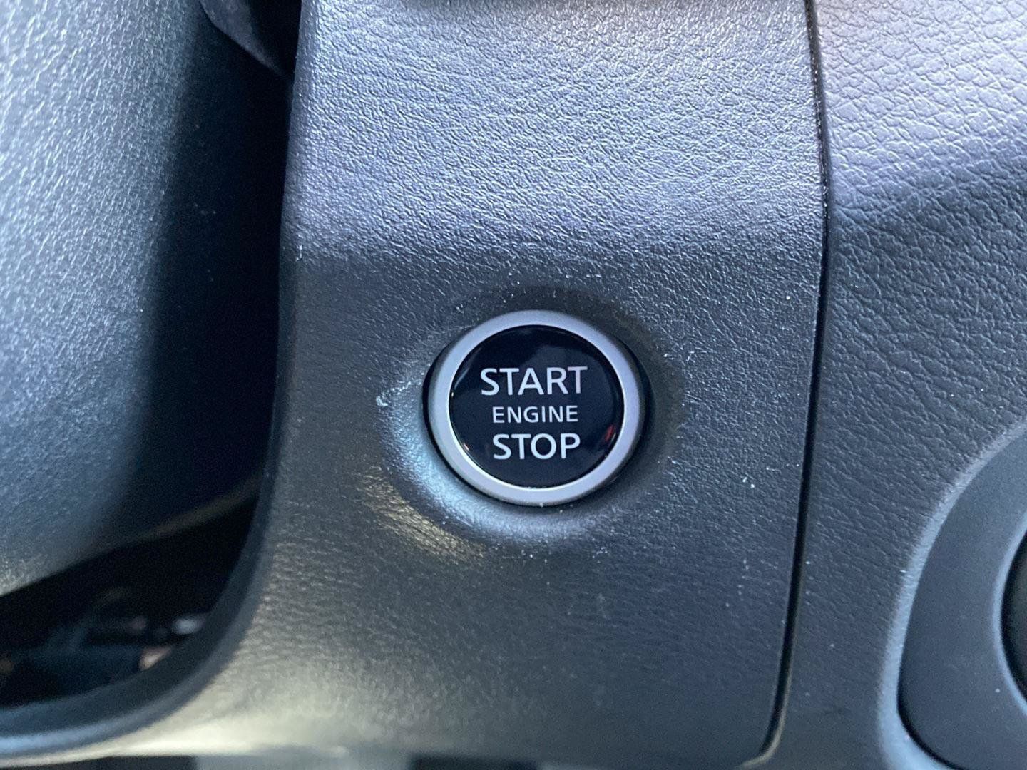 Used 2024 Nissan Frontier SV RWD image 20