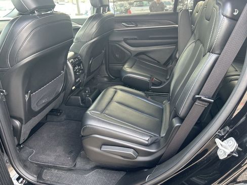 Used 2025 Jeep Grand Cherokee L Limited w/ Luxury Tech Group II AWD/4WD image 5