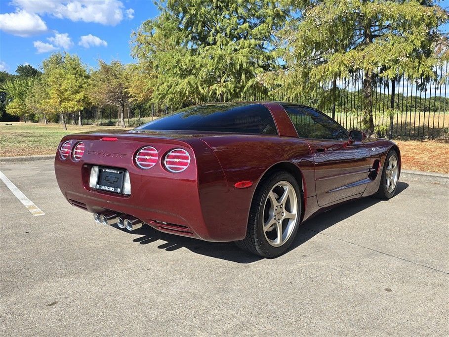 Used 2003 Chevrolet Corvette Coupe w/ Preferred Equipment Group RWD image 8