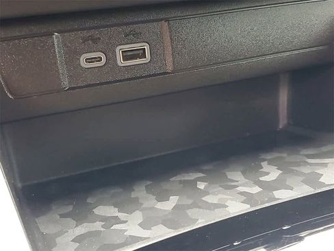 Used 2023 Chevrolet Colorado Trail Boss w/ Technology Package image 30