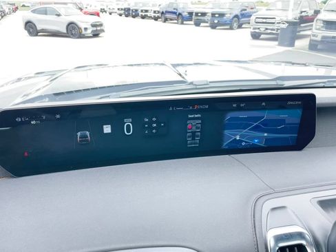 Used 2025 Ford Expedition Tremor AWD/4WD image 10