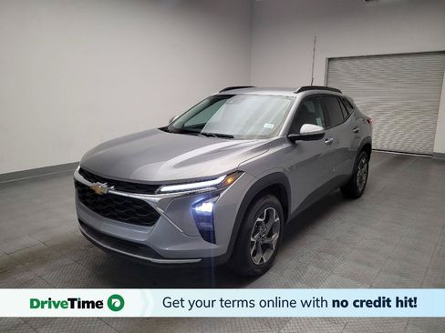 Used 2024 Chevrolet Trax LT FWD image 1