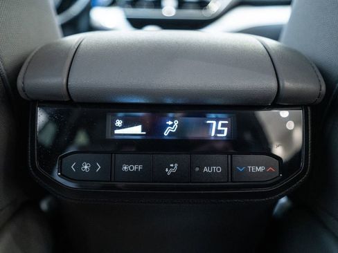 Certified 2023 Toyota Highlander LE image 35