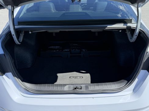 Used 2024 Nissan Altima 2.5 SR w/ SR Premium Package image 13