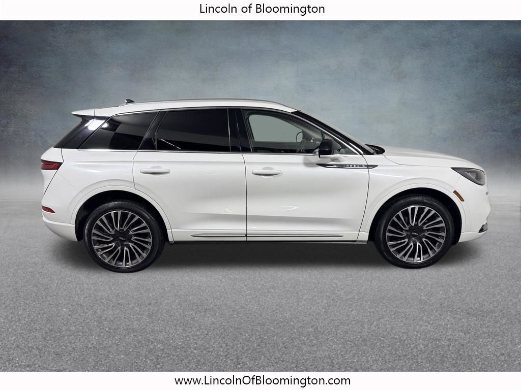 Used 2022 Lincoln Corsair AWD w/ Premium Package image 9