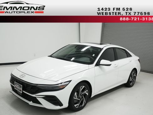 Used 2024 Hyundai Elantra SEL w/ Convenience Package FWD image 1