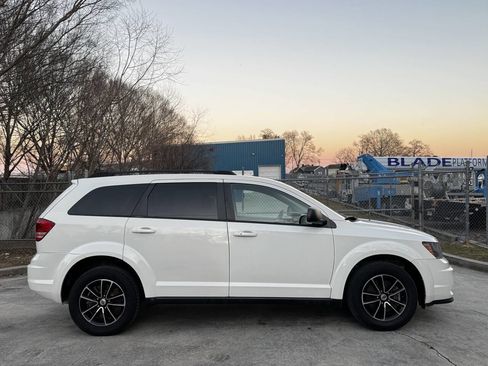 Used 2018 Dodge Journey SE w/ Connectivity Group image 5
