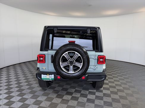 Used 2023 Jeep Wrangler Unlimited Sahara w/ LED Lighting Group AWD/4WD image 9