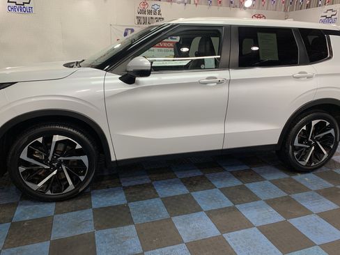 Used 2024 Mitsubishi Outlander Ralliart image 2