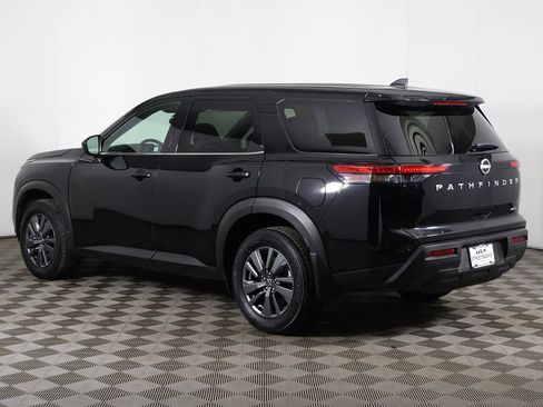 Used 2024 Nissan Pathfinder S image 7