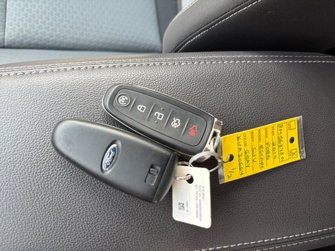 Used 2019 Ford Escape SE AWD/4WD image 38