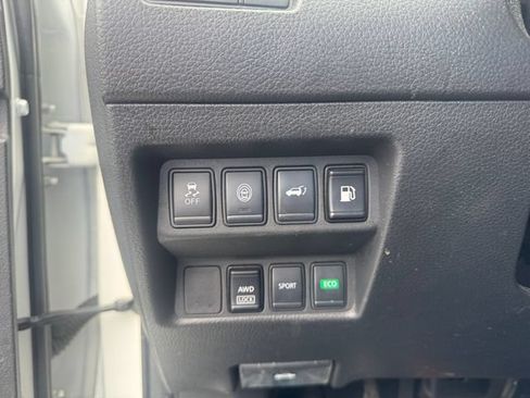 Used 2020 Nissan Rogue SV AWD/4WD image 15